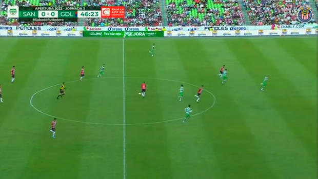 Chivas' super quick counter-attack finished off by 'Tepa' González